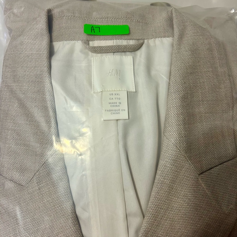 H&M XXL Oversized Beige Blazer SKU A7 - Picture 8 of 8